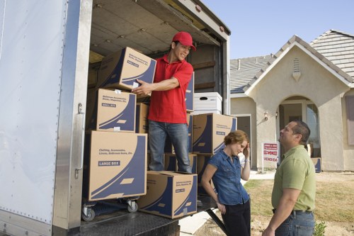 Flexible Palmersgreen self storage options for homes and companies